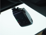 ◆ドライブレコーダー◆映像・音声などを記録する自動車用の装置です。 もしもの事故の際の記録はもちろん、旅行の際の思い出としてドライブの映像を楽しむことができます。