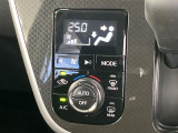 【オートエアコン】一度お好みの温度に設定すれば、車内の温度を検知し風量や温度を自動で調整。暑い…寒い…と何度もスイッチ操作をする必要はありません。快適な車内空間には必須の機能ですね♪