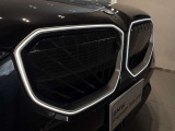 BMW代表的な特徴のキドニーグリル。BMWのすべてのモデルに採用され、BMWらしさを強調しております。