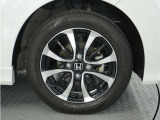 アルミホイール装着車です!これで足元まわりもおしゃれにきまります!