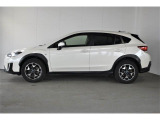 スバルの4WD(AWD)は直進安定性に優れ、日常走行から高速走行まで、さまざまなシーンで安心感に満ちた走りが愉しめます。それは悪路や泥道など左右のタイヤの路面状況が異なるシーンでも変わりません。