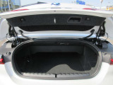 オープンカーではありますが トランクルームも広く利用可能です!