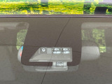 【トヨタセーフティセンス】走行中に前方の車両等を認識し、衝突しそうな時は警報とブレーキで衝突回避と被害軽減をアシスト。より安全にドライブをお楽しみいただけます。