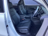 フロントシートです!!セパレートシートなのでお尻をしっかりホールド!!スポーティな運転にも最適です!!