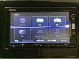 ナビゲーションは、フルセグTV対応のGathers純正メモリーナビを搭載しています。ナビに曲を記憶させるミュージックサーバー使用時は、別途SDカードが必要になります。
