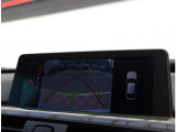 『1台』のお車に対して、3名体制で日々議論を重ね仕入れを行っております。