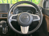 【純正革巻きステアリング】上質な革を使用することで、手にしっかり馴染みとても運転しやすいハンドルです♪
