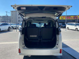 彦根インターからお車で3分とアクセス便利!近くには有名観光地の彦根城もありますので、観光と合わせてのご来店も良いですね♪活気溢れる自慢のスタッフがお客様のご来店をお待ちしております!