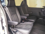 ゆとりある広々とした車内空間は、ドライブを始め買い物やレジャーなど、幅広く活躍します。一人でもみんなとでもお出かけを楽しみましょう!