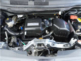 エンジンは車の心臓部分です。このエンジンルームが汚いとトラブルの基になります。当店は専用の液剤を使って徹底的に綺麗にします。