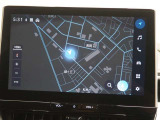コネクティッドナビ対応です。2029年7月まで無償利用期限(有償で更新可能)付きです。また、無償利用期限到来後もそのままご利用になれる車載ナビが搭載されています。スタッフまでお声掛けください。