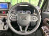 【純正革巻きステアリング】上質な革を使用することで、手にしっかり馴染みとても運転しやすいハンドルです♪