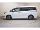 両側パワースライドドア付きだから、狭い駐車スペースなどでの乗り降りラクラク!小さなお子さまのいるご家庭には嬉しい装備。