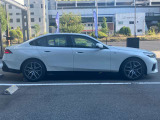【BMWの伝統-3】BMWのお車は、“駆け抜ける歓び”を体現しております。走行の安定性とコーナリングの良さを追求し、思い通りにハンドルの操作可能です。