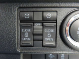 パワースライドドアを左右に装備しています。運転席のスイッチで開閉の操作が出来ます。
