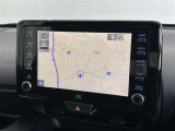 純正ナビを装備。タッチパネル式で使いやすく、お出かけもラクラクです。