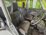 運転席シート廻りは使用感も少なく、良好な状態となっています。前オーナー様が丁寧に使っていたことがよくわかりますね。