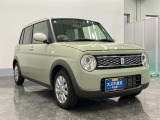 車内は内装デザインやインテリアがお部屋のような落ち着きのある空間