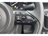 【レーダークルーズコントロール】アクセルペダルを踏まなくても、車間制御モードでは、先行車の車速変化に合わせた追従走行を行い、自動的に加速・減速・停止をします。