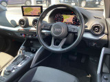 Q2 1.0 TFSI スポーツ 