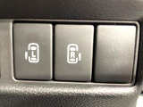 【両側パワースライドドア】スマートキーや運転席のスイッチで後席両側スライドドアの開閉が可能♪電動だから力を入れてドアを開ける必要が無く、小さなお子様でも簡単に開け閉めでき快適です♪