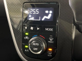【オートエアコン】一度お好みの温度に設定すれば、車内の温度を検知し風量や温度を自動で調整。暑い…寒い…と何度もスイッチ操作をする必要はありません。快適な車内空間には必須の機能ですね♪