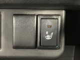 【シートヒーター】寒い日に重宝するシートヒーター!エアコンより早く温まってくれるので寒がりの人も安心ですね♪エアコンの温風は乾燥するから苦手、という方にもをおすすめです。