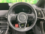 【ステアリングスイッチ】運転中、前方から目線をそらすことなく、オーディオ等の操作が可能な便利機能!安心&快適なドライブを演出してくれます♪