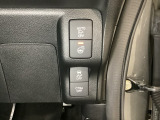 ハンドルの右側には安全装備の、CTBA(シティブレーキアシストシステム)とVSA(ABS+TCS+横滑り抑制)の解除スイッチがついています。