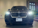 BMW代表的な特徴のキドニーグリル。BMWのすべてのモデルに採用され、BMWらしさを強調しております。