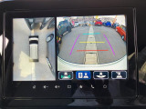 【全方位モニター】 4つのカメラで映像を映し出します。発進時、後退時も周囲の安全を確認し、サポートします^^