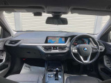 BMWらしい落ち着いた室内です。