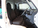 見通しのよいすっきりとした視界で、誰でも運転しやすいです。運転のしやすさは疲れにくさにも繋がりますよ♪