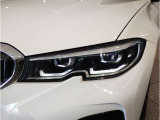 BMWのオートライトは積極的にライトをつけることにより、自車の存在を周囲に向けアピールいたします。それは安全性への配慮でもあります。