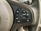 ハンドルにHondaセンシング系のクルーズコントロールやレーンキープアシストなどの操作スイッチが装備されています。ハンドルから手を離さず安全に操作できます。