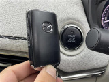 【スマートキー(エンジンスタートストップスイッチ)】スマートキー(電子キー)を持っていれば、スイッチを押すだけでエンジンをかけることができます!