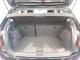 荷室は荷物を隠せるトノカバー付!充分な荷室の広さです!