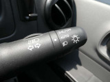 高速道路のトンネル通過等で重宝するオートライト機能付です。