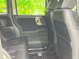 運転席側後部座席