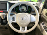【ステアリングスイッチ】運転中、前方から目線をそらすことなく、オーディオ等の操作が可能な便利機能!安心&快適なドライブを演出してくれます♪