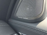 ハーマンカードンのカースピーカーは良質な音を届けると同時に、その先にある車内空間における上質な“音楽体験”も提供している。