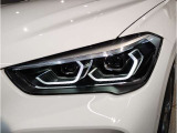 BMWのオートライトは積極的にライトをつけることにより、自車の存在を周囲に向けアピールいたします。それは安全性への配慮でもあります。