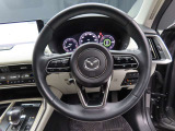前車追従機能付きのレーダークルーズを備えています。自動で車間距離を調整してくれますので、アクセル操作の疲労軽減に繋がります。特に長距離を帰省される方にはお奨めですよ。