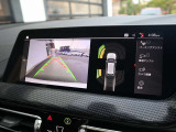 リヤビューカメラとセンサー、パーキングアシストによりスムーズにパーキングをサポートします。