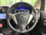 インテリアに合わせたデザインのステアリングは、運転される方のことも考え、運転しやすい形状、大きさです。是非一度、実際に触ってお確かめください。