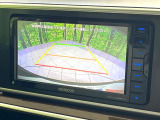 【バックカメラ】駐車時に後方がリアルタイム映像で確認できます。大型商業施設や立体駐車場での駐車時や、夜間のバック時に大活躍!運転スキルに関わらず、今や必須となった装備のひとつです!