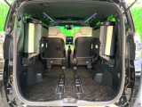 【パワーバックドア】スマートキーや運転席のボタンを押すだけでリアゲートが自動で開閉します!荷物を持っている時や、高い位置にあるバックドアを閉める際に便利な機能です♪