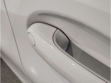 BMWのドアを閉めた時の重厚感は所有者様の満足度を高めてくれます。