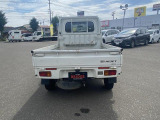 ダイハツ ハイゼットトラック オートマ車 4WD/荷台ゴムシート/パワステ/エアコン/ラジオチューナー/4WD切替スイッチ/ヘッドライトレベライザー/