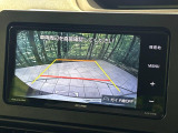 【バックカメラ】駐車時に後方がリアルタイム映像で確認できます。大型商業施設や立体駐車場での駐車時や、夜間のバック時に大活躍!運転スキルに関わらず、今や必須となった装備のひとつです!